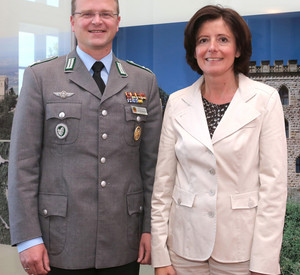Ministerpräsidentin Malu Dreyer und  Oberstleutnant André Wüstner; Bild: Alexander Sell
