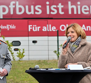 Ministerpräsidentin Malu Dreyer und Generalmajor Carsten Breuer besuchen Impflotsenprojekt in Mainz 
