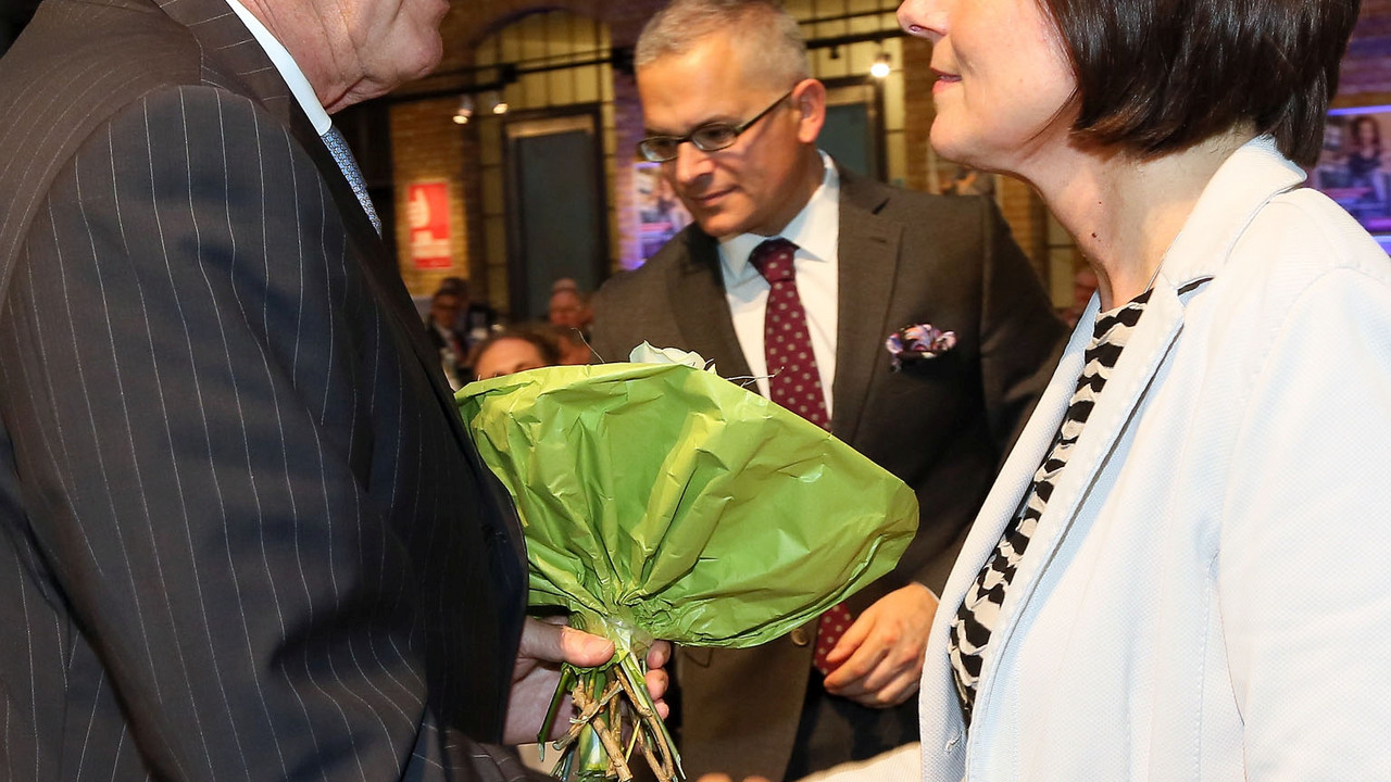 Ministerpräsidentin Malu Dreyer verabschiedet Karl Josef Wirges: Foto: Sämmer