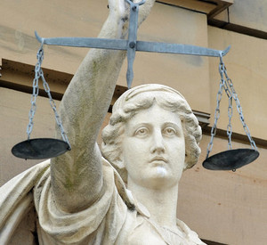 Die Arbeitsgruppe Sicherheit schafft den Spagat zwischen Offenheit und Sicherheit in der Justiz; Bild: dpa