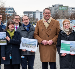 Ministerpräsident Alexander Schweitzer zu Besuch bei Boehringer Ingelheim.