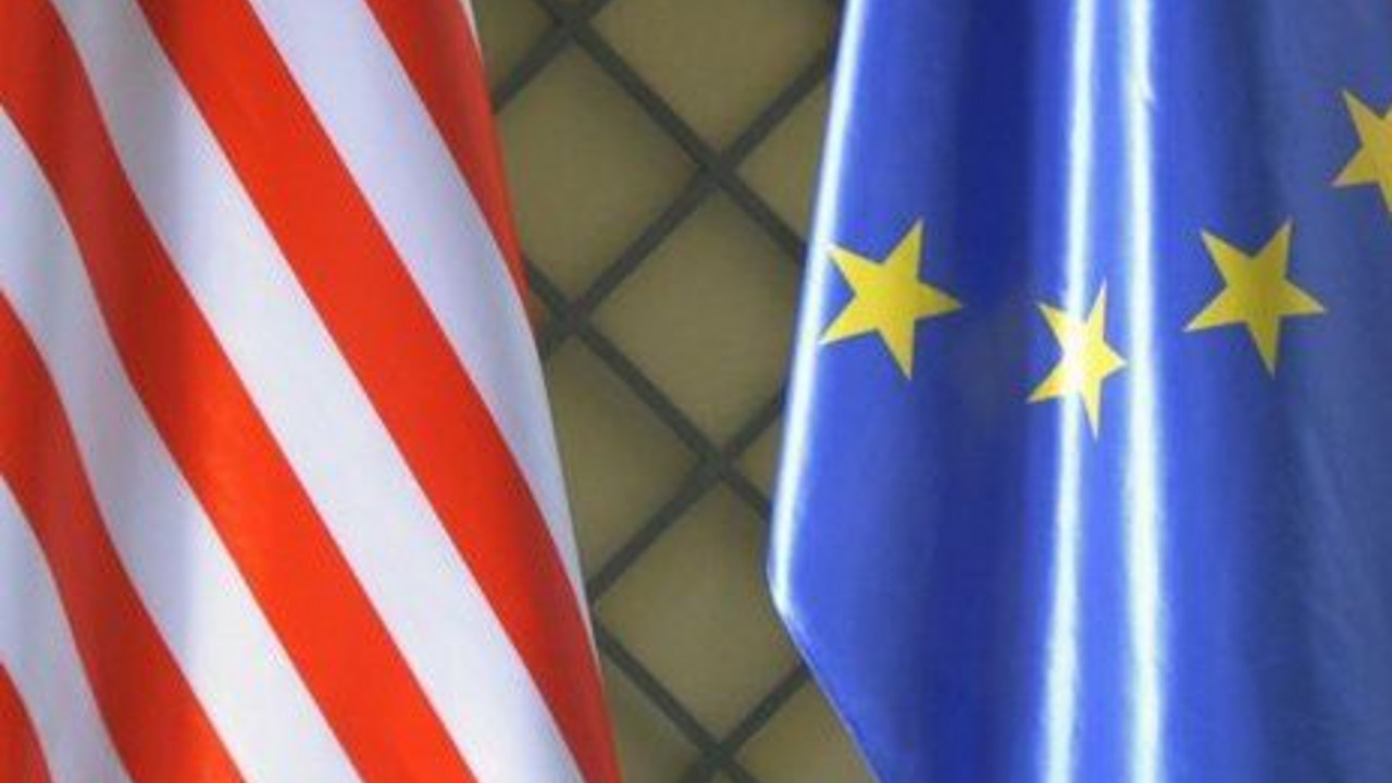Über das  transatlantischen Freihandelsabkommen TTIP wird zwischen der EU-Kommission und den USA verhandelt; Bild: dpa