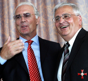 Franz Beckenbauer und Theo Zwanziger; Bild: dpa