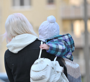 Mutter mit Kind; Bild: dpa