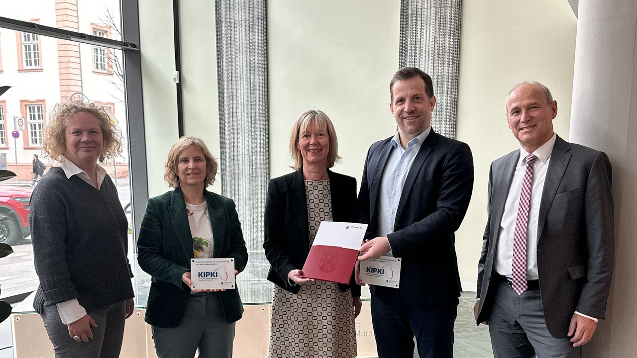 Übergabe KIPKI-Förderbescheid Mainz