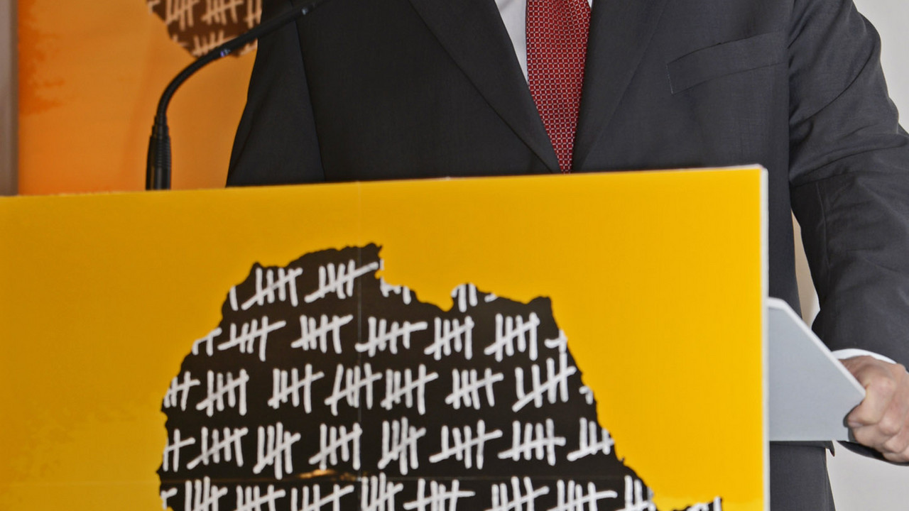 Ministerpräsident Kurt Beck; Bild: Aktion Tagwerk / Bernd Weisbrod