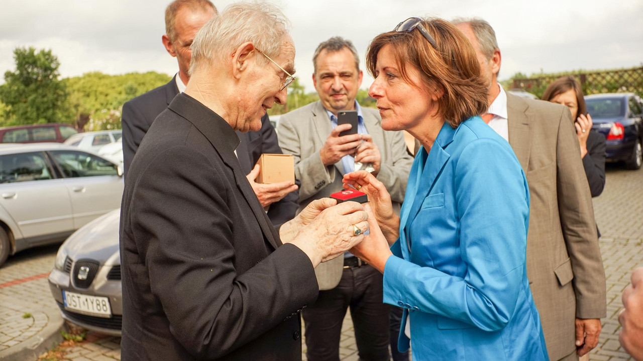 Ministerpräsidentin Malu Dreyer beim Treffen mit Erzbischof a.D. Alfons Nossol