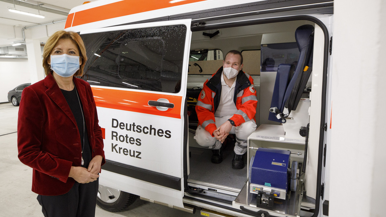 Dreyer und Lewentz besuchen Rettungsdienst