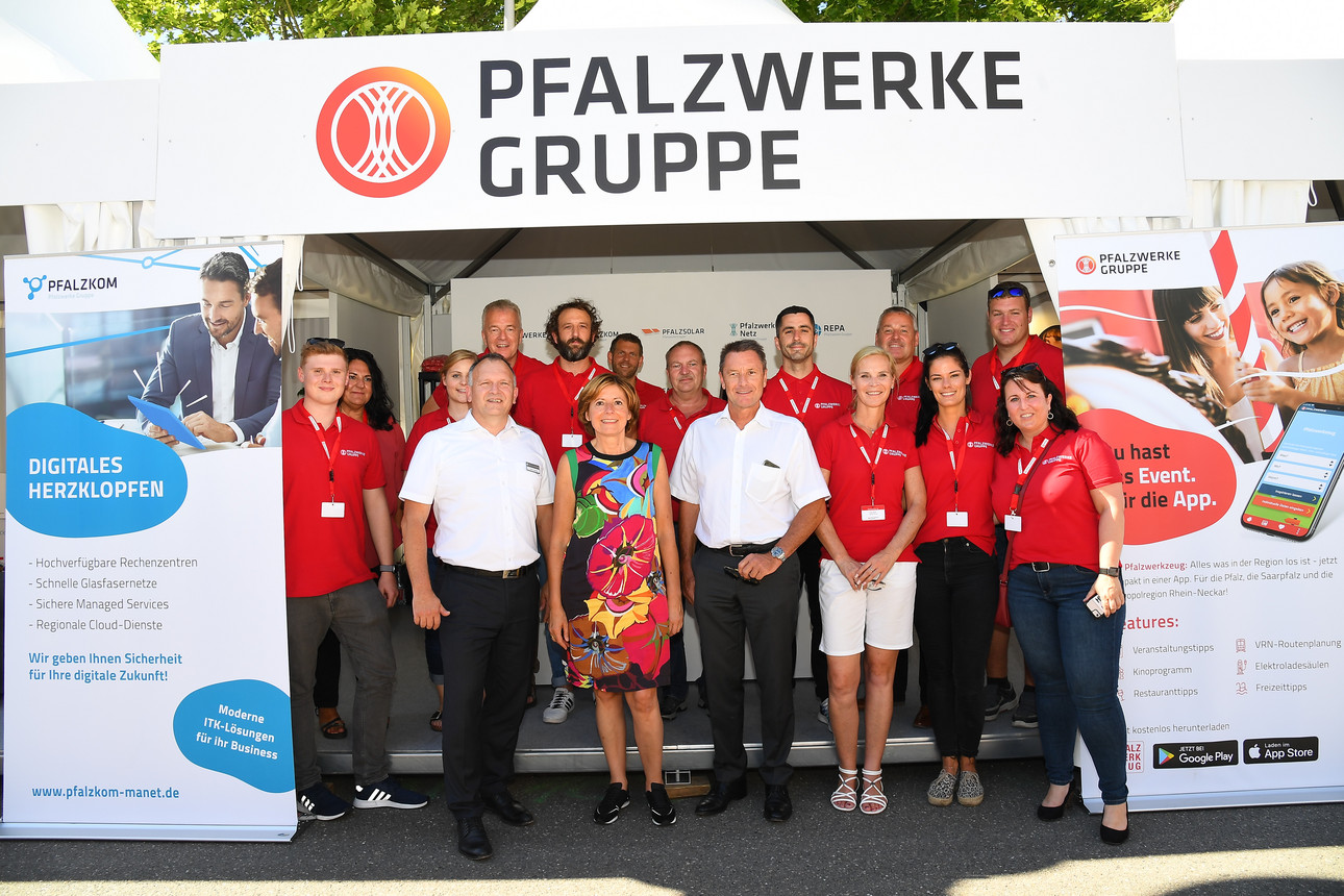 Vom 28. bis 30. Juni 2019 haben rund 100.000 Besucherinnen und Besucher den 35. Rheinland-Pfalz-Tag in der Trifelsstadt Annweiler gefeiert. Mit insgesamt vier Schwerpunktthemen, das Historische -, das Kulinarische -, das Aktive - sowie das Innovative Trifelsland, konnte die Region und insbesondere die Stadt, welche auch ihr 800-jähriges Stadtrechtsjubiläum feierte, auf vielfältige Weise erlebt und entdeckt werden.