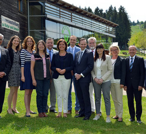 Der rheinland-pfälzische Ministerrat hat anlässlich des zweijährigen Bestehens des Nationalparks Hunsrück-Hochwald im Hunsrückhaus am Erbeskopf getagt 