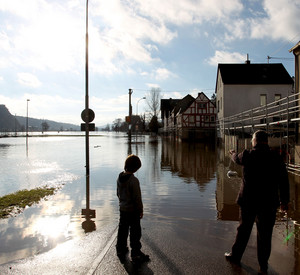 Hochwasser entlang des Rheins; Bild: dpa