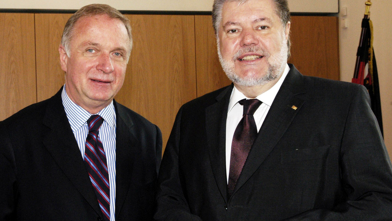Ministerpräsident Kurt Beck und Botschafter Ralph Scheide; Bild: Wolf
