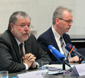 Ministerpräsident Beck und Staatssekretär Martin Stadelmaier; Bild: Sämmer