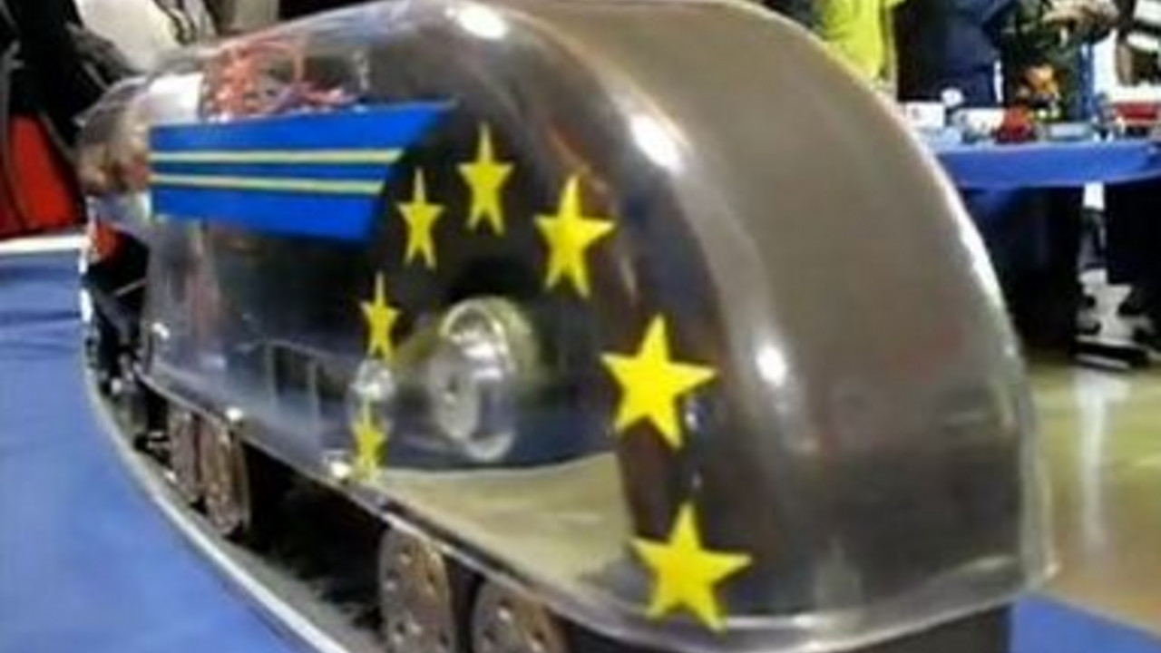 Modell der Lokomotive des „Zugs für Europa"; Bild: CNC-Netzwerk