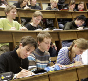 Studierende im Hörsaal