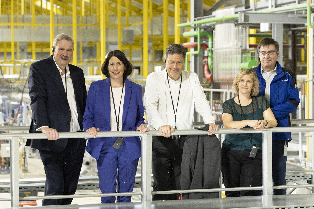 Frank Heinricht, Daniela Schmitt, Robert Habeck, Katrin Eder bei Schott AG