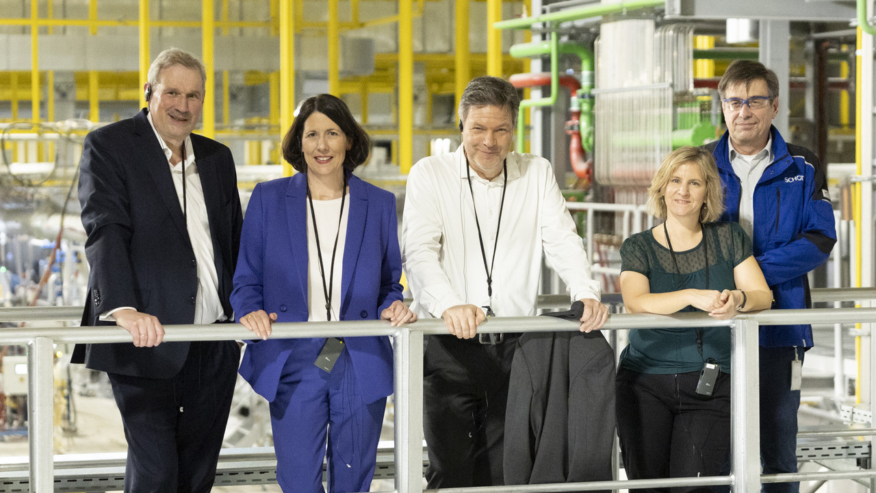 Frank Heinricht, Daniela Schmitt, Robert Habeck, Katrin Eder bei Schott AG