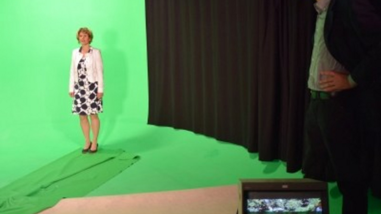 Wirtschaftsministerin Eveline Lemke im Studio des heute eröffneten Film - und Medienforums Rheinland-Pfalz, gefördert durch das Wirtschaftsministerium; Foto: Wirtschaftsministerium RLP