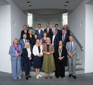 Gründungsversammlung des Vereins Zentrum für Safe Sport (ZfSS) Gründungsversammlung des Vereins Zentrum für Safe Sport (ZfSS) mit anschließender
Feierstunde/Empfang im Bundeskanzleramt mit Staatsminister Schenderlein