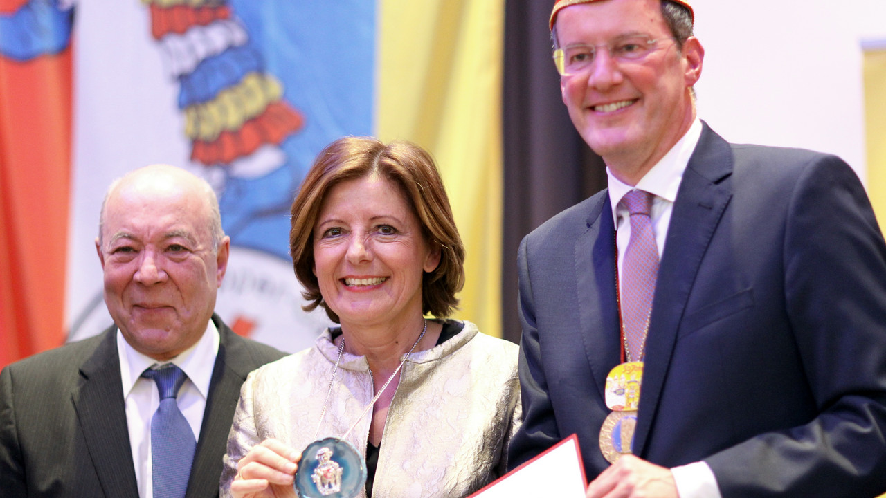 Ministerpräsidentin Malu Dreyer bei der Verleihung des Ordnes
