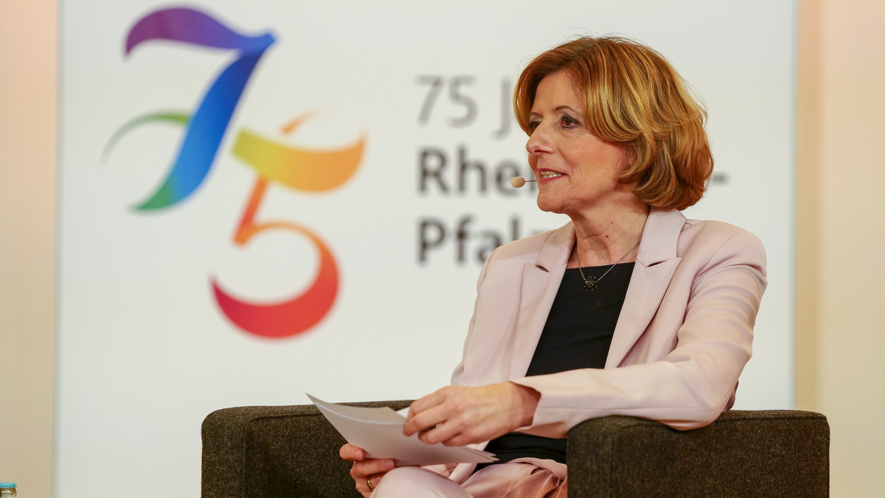 Ministerpräsidentin Malu Dreyer stimmt beim digitalen Neujahrsempfang auf das Jahr 2022 ein