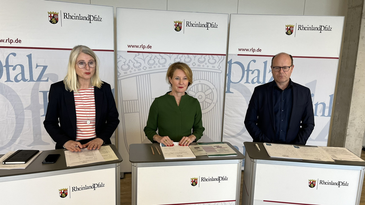 Die rheinland-pfälzischen Medienstaatssekretärin Heike Raab, Koordinatorin der Rundfunkkommission, stellt in einer Pressekonferenz die Ergebnisse der Klausurtagung der Rundfunkkommission vor.