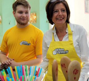 Arbeitseinsatz für die Aktion im Mainzer Café. Bild: Stefan Sämmer