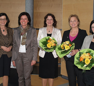Die scheidende Präsidentin des Landfrauenverbandes Rheinland-Nassau, Christa Klaß, Ministerpräsidentin Malu Dreyer, die scheidenden Geschäftsführerin Gertrud Endres, die neue Präsidentin Rita Lanius-Heck und die neue Geschäftsführerin Ines Unger, 