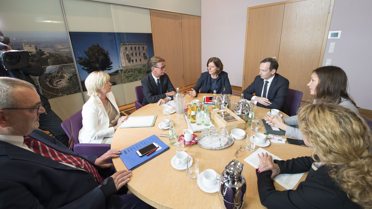 Die Landesregierung trifft sich mit LVU und DGB, um über die Folgen des Brexits zu sprechen