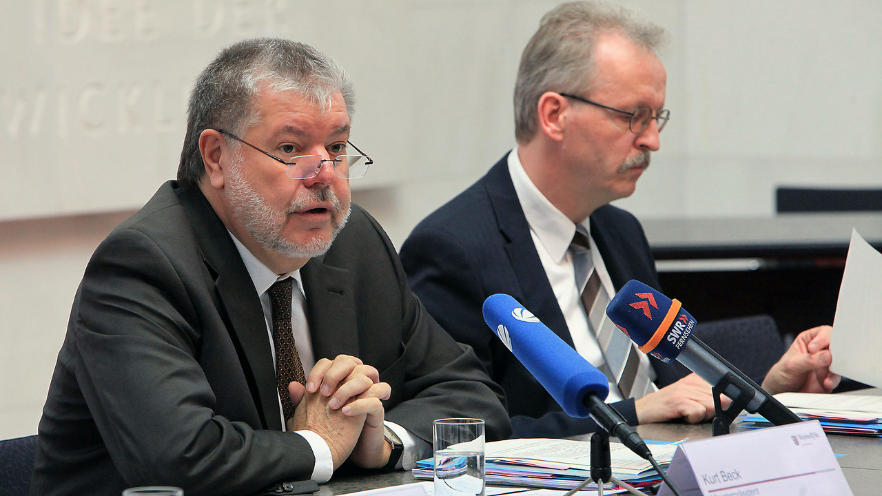 Ministerpräsident Beck und Staatssekretär Martin Stadelmaier; Bild: Sämmer