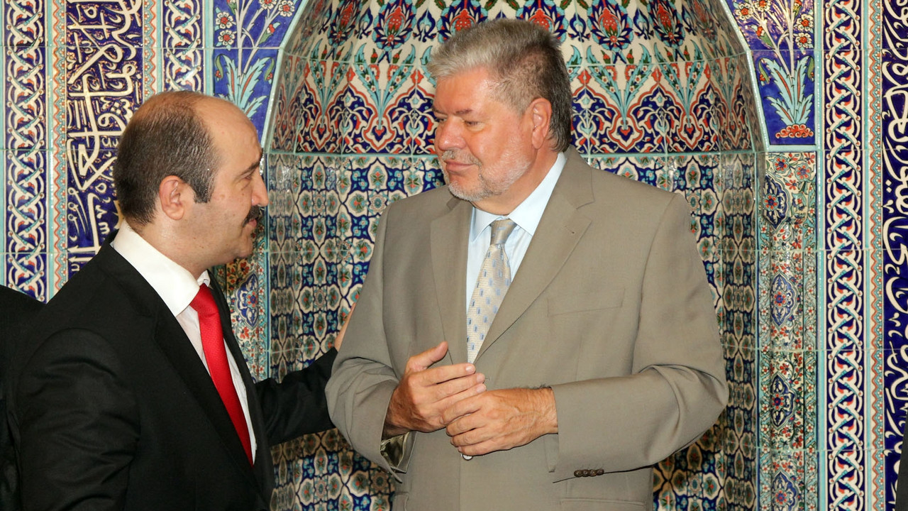 Beck in Yunus Emre Moschee, Mainz; Bild: Sämmer