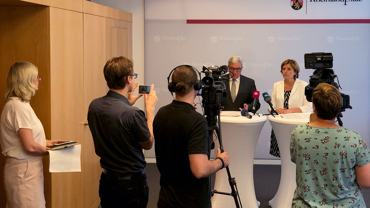 Ministerpräsidentin Malu Dreyer und Innenminister Roger Lewentz zur neuen Taskforce "Gewaltaufrufe rechts"