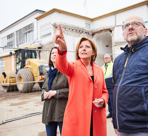 Ministerpräsidentin Malu Dreyer bei einem Besuch im Ahrtal.