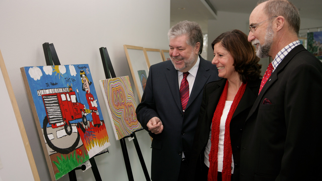 v.l.n.r.: Ministerpräsident Beck, Ministerin Dreyer, Dr. Engelbert Günster, Bild: Boehringer Ingelheim