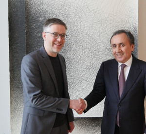 Staatssekretär Fabian Kirsch und Botschafter von Tadschikistan, S. E. Dr. Imomudin Sattorov.