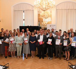 Gruppenfoto mit den Siegern des KIPKI-Wettbewerbs.