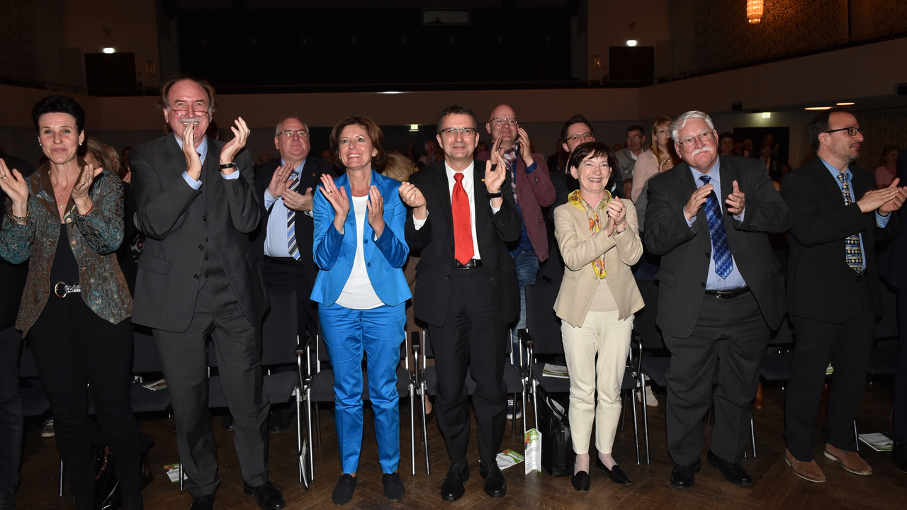 Ministerpräsidentin Malu Dreyer ist begeistert von der musikalischen Leistung des Landesjugendorchesters und dessen Engagement; Bild: Seydel
