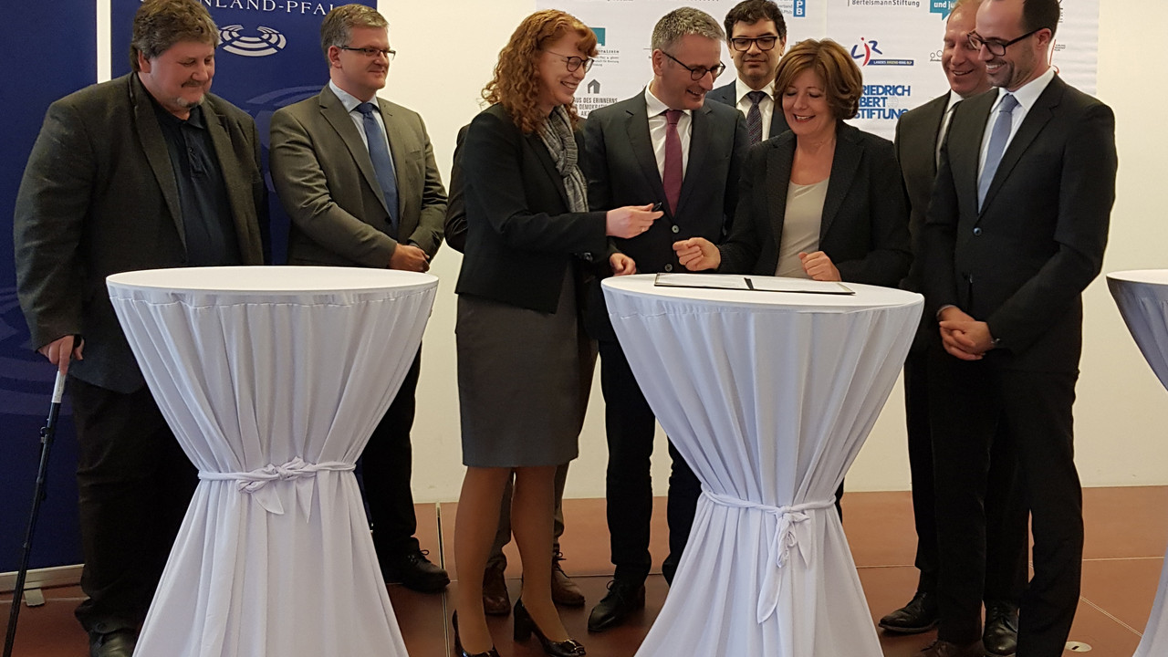 Die Unterzeichnung der Kooperationsvereinbarung fand im Landtag statt