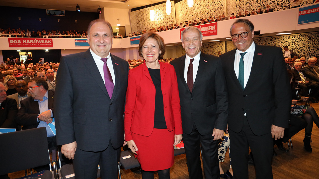 Ministerpräsidentin Malu Dreyer bei der Meisterfeier Handwerkskammer Koblenz (HwK) mit ZDH-Präsident Hans Peter Wollseifer HwK-Hauptgeschäftsführer Ralf Hellrich und HwK-Präsident Kurt Krautscheid.