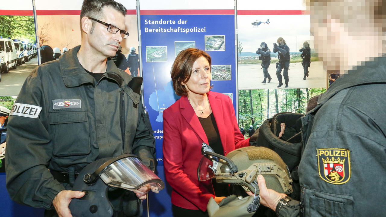 Ministerpräsidentin Malu Dreyer trifft Spezialeinheiten der Polizei
