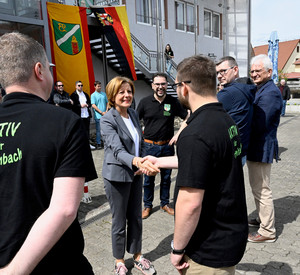 Ministerpräsidentin Malu Dreyer besucht den Förderverein Dorfgemeinschaft Bottenbach e.V. in Bottenbach.