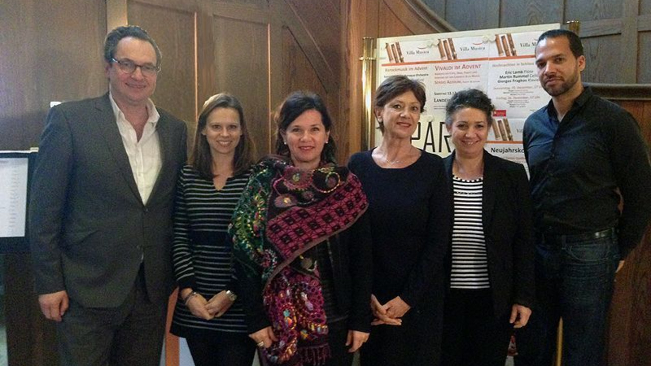 Prof. Alexander Hülshoff, Alja Velkaverh, Heike Arend, Claudia Eder, Ervis Gega, Jesse Milliner (v.l.n.r.); Bild: ZIRP