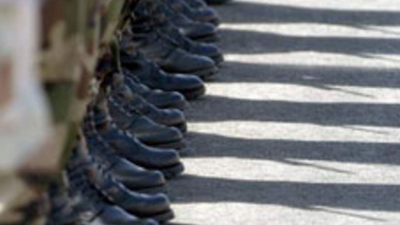 Soldaten in einer Reihe;Bild: rlp-Archiv