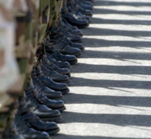 Soldaten in einer Reihe;Bild: rlp-Archiv