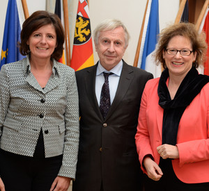 Ministerpräsidentin Malu Dreyer, der Präsident des Regionalrates Lothringen, Jean-Pierre Masseret und Dagmar Barzen, Präsidentin der Aufsichts- und Dienstleistungsdirektion Rheinland-Pfalz; Bild: Harald Tittel / © Staatskanzlei