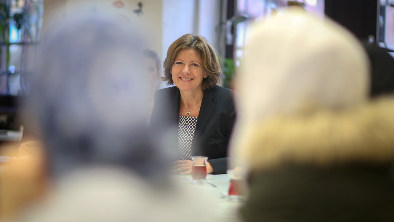 Ministerpräsidentin Malu Dreyer beim Projekt Frauenintegrationskurs