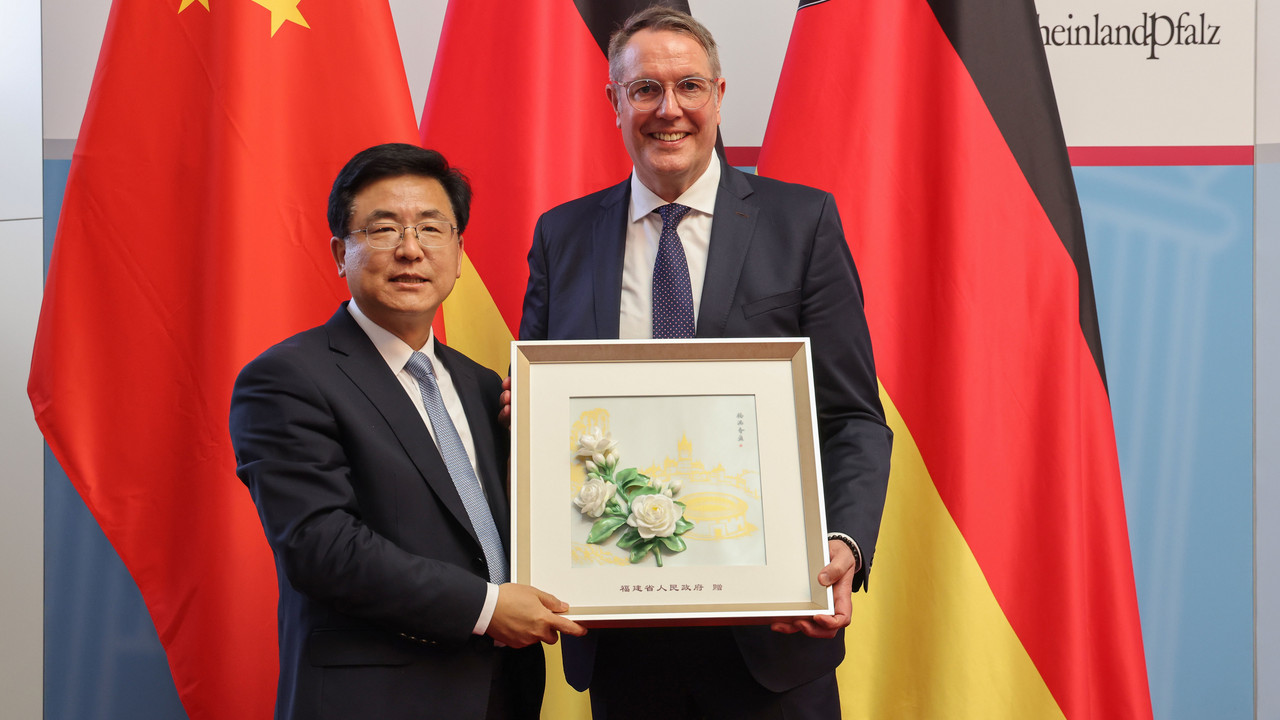 Treffen mit chinesischen Gouerneur von Fujian