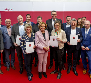 Landrät/innen und ihre Mitarbeiter/innen, Ministerpräsidentin, Digitalisierungsminister.