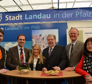 Ministerpräsident Kurt Beck bei der Landauer Wirtschaftswoche; Bild: Stadt Landau