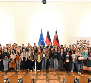 Gruppenfoto Jugend-Engagement-Wettbewerbs 2024/2025